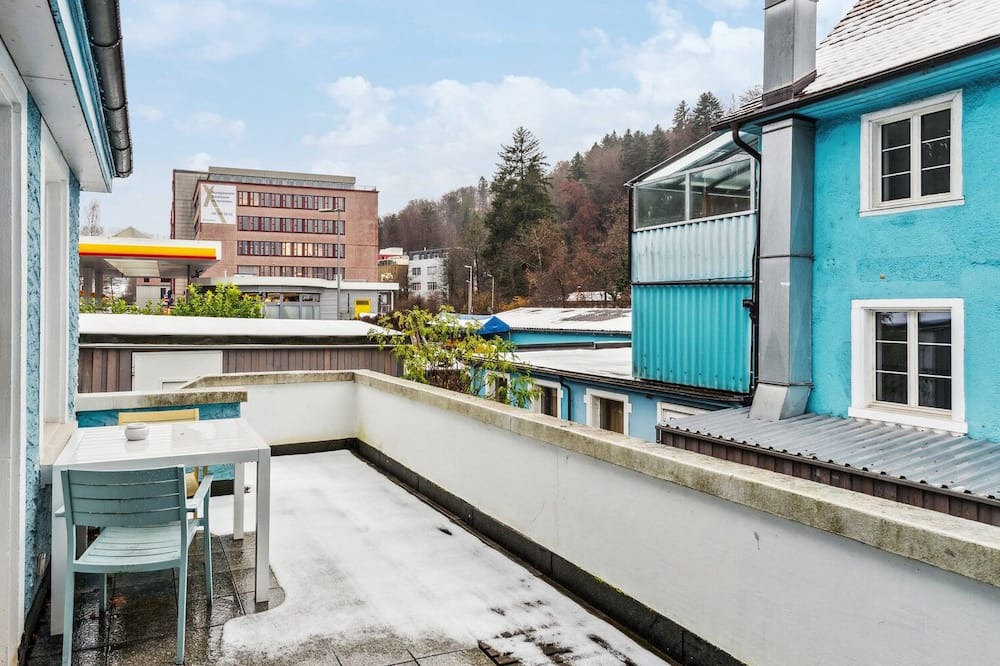 Dietikon District Apartment | Bunkers' Nook: Your Shared Haven Awaits