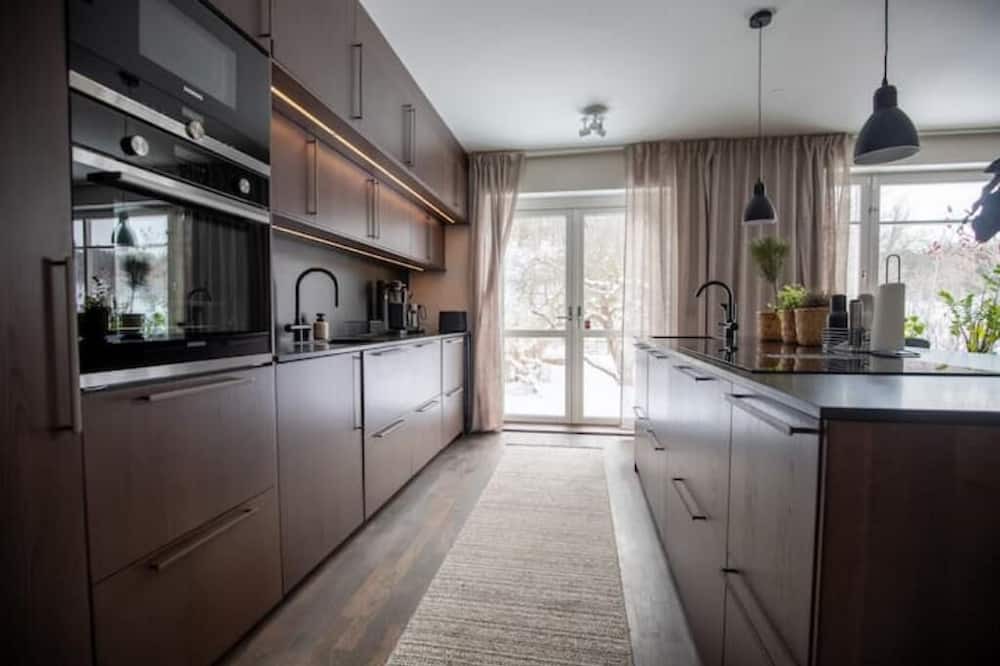 Kyrkviken House | Charming, spacious townhouse 10-15 mins from city