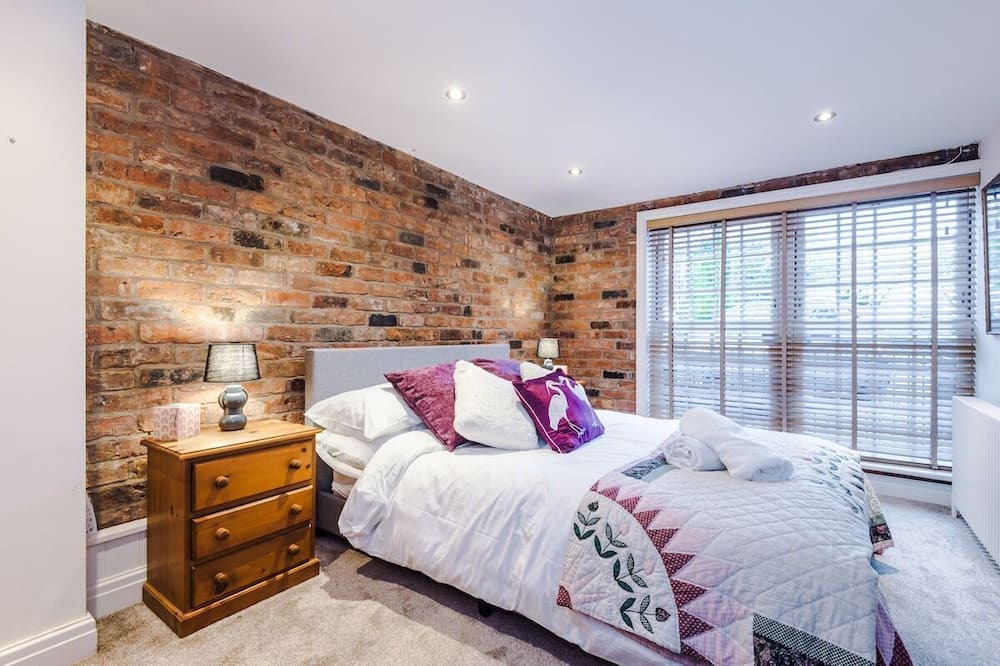 Sandbach House | Country 4-bed house with views