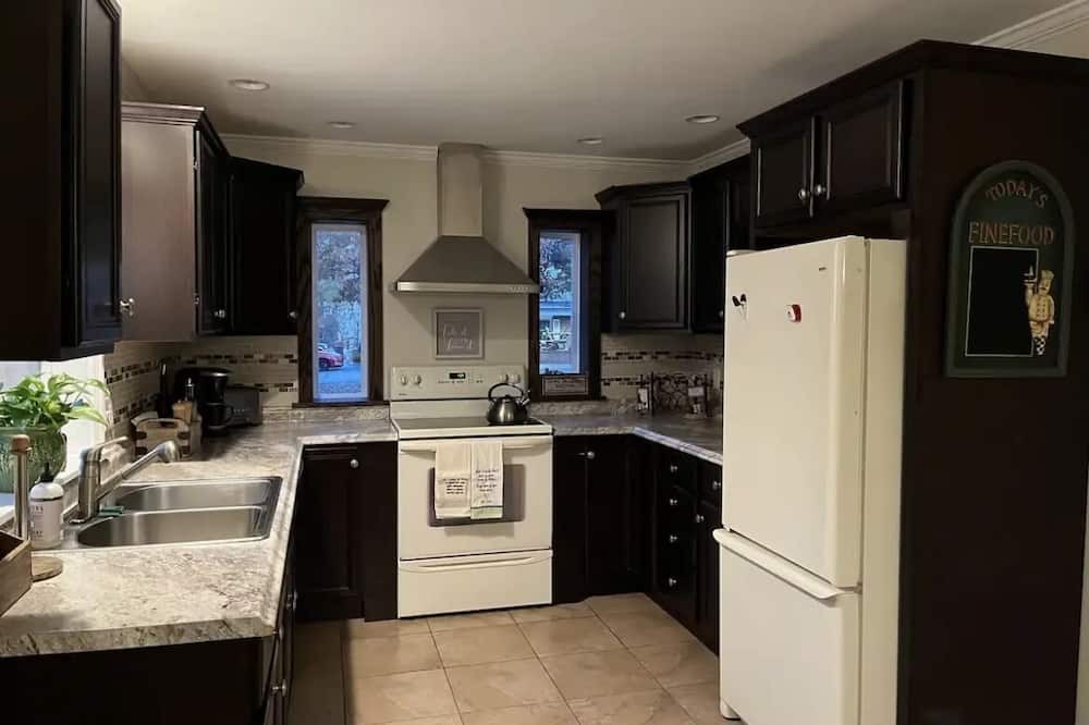 Gorham Apartment | Warm and Worry-free Gorham Retreat! An outdoor-lovers paradise!