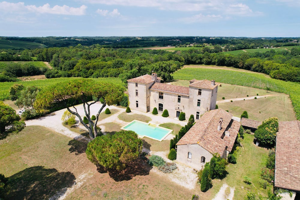 Haux Other | Château Haute-sage : Demeure Familiale D'exception Avec Piscine