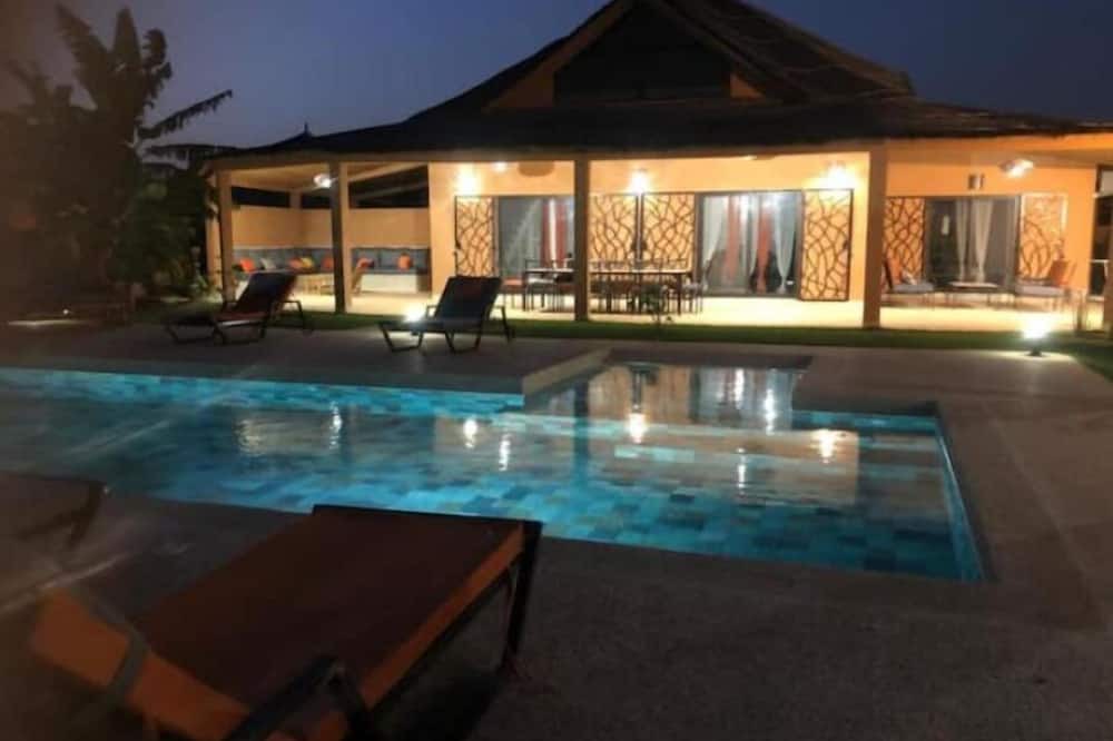 Nianing Villa | Villa Casa Bruca Nianing