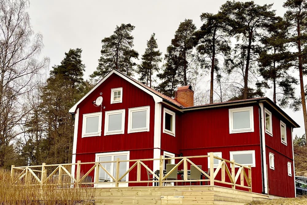 Vreta Kloster House | Flemma Gård The lake view with sauna