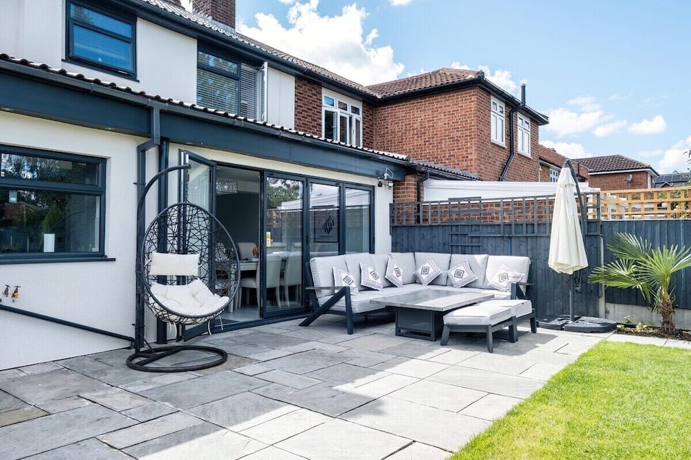 Emerson Park House | Wych Elm Road by MT Property