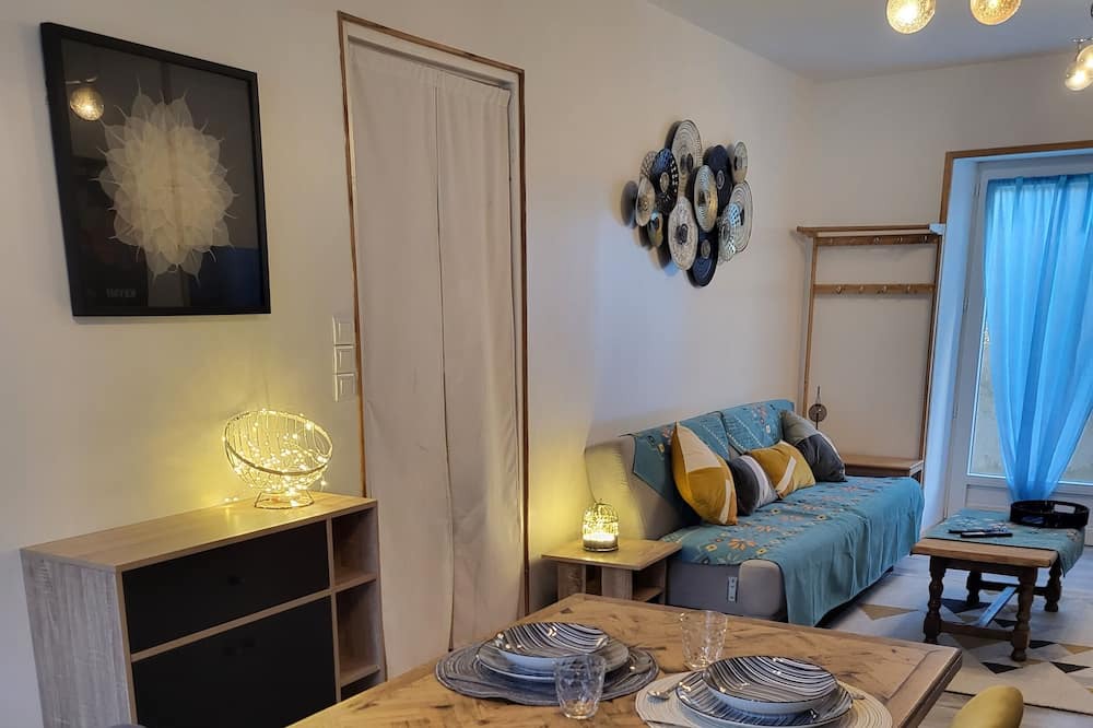 Tauves Apartment | Location Saisonnière La Berbère Dans le Bourg de Tauves