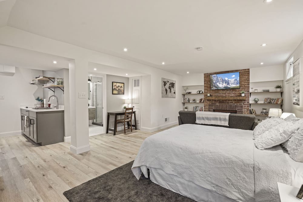 16th Street Heights Apartment | Cozy and modern Basement Apartment in great Washington, DC neighborhood!