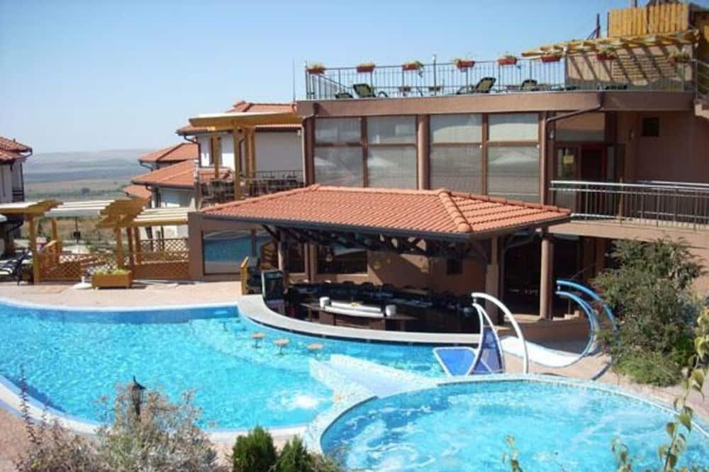 Kosharitsa Apartment | 3 Bed, 3 Bath Villa at Bay View Villas