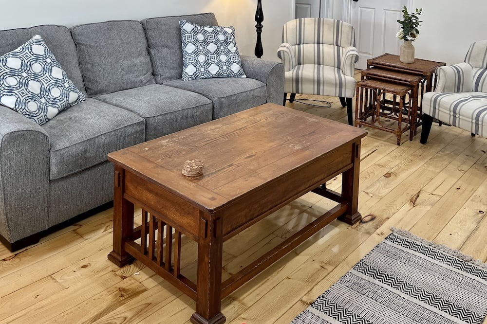 Unionport Cottage | Private and peaceful guest house on a working family farm in Bloomingdale!