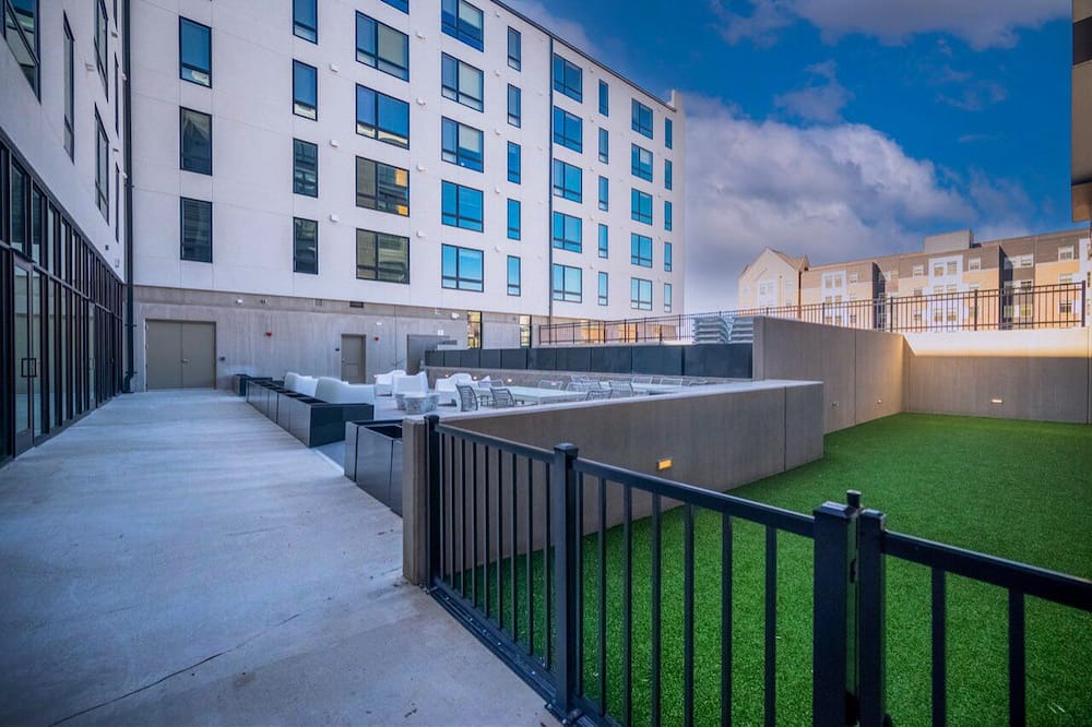 Monroe Ward Apartment | Modern Elegance-Downtown RVA!