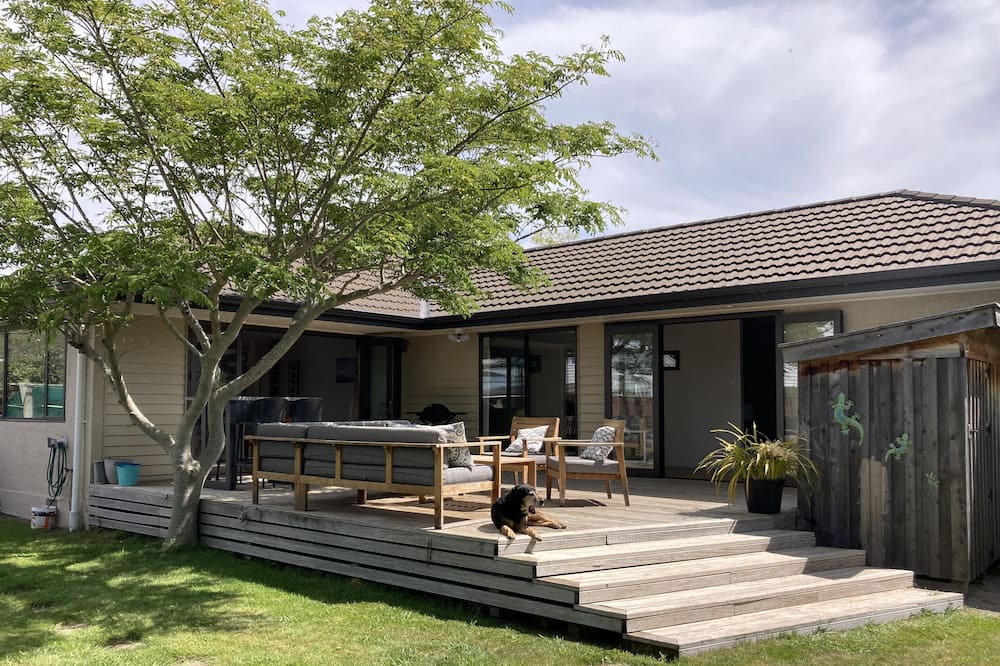 Tahunanui House | Spacious House on Parkers