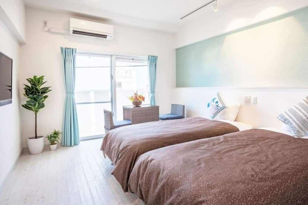 Itarashiki House | Twin bed room Capacity 12 people nonsmoking / Shimajiri-gun Okinawa
