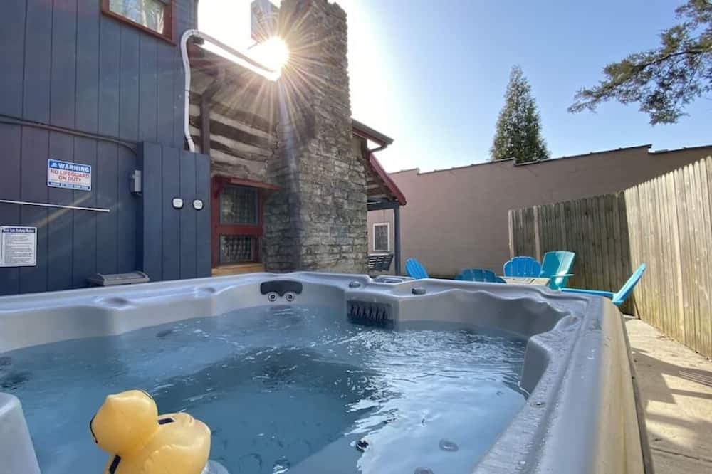 Maysville Cabin | Del's Cabin - Lazy Getaways