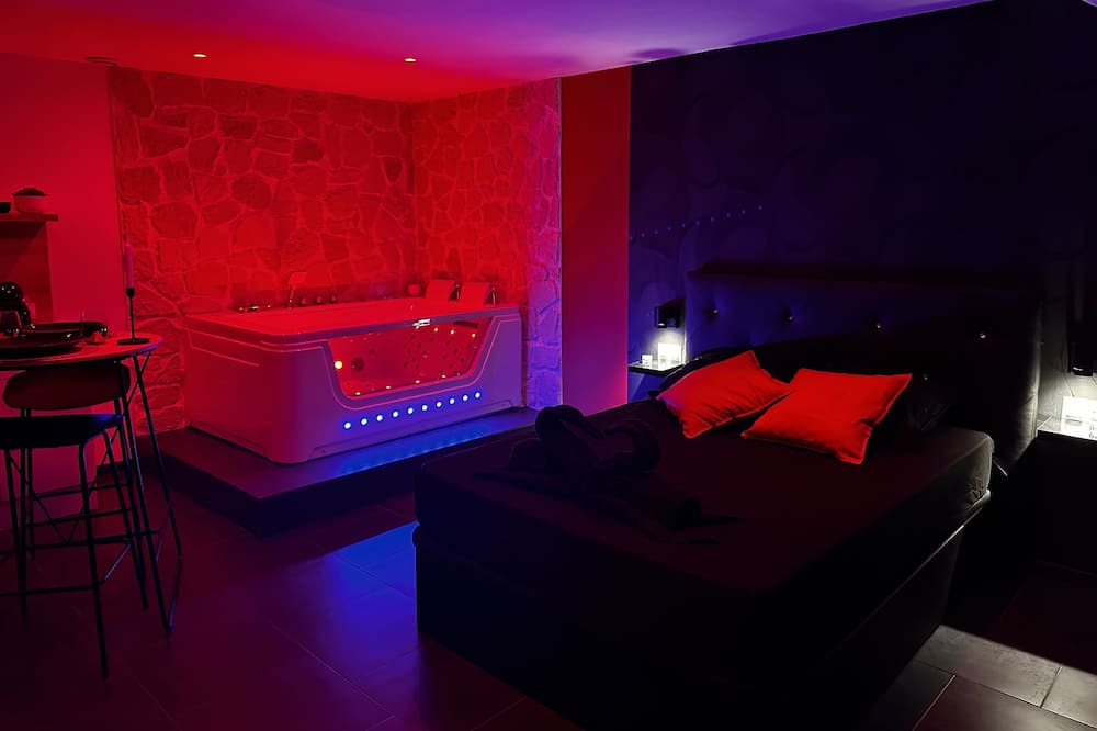 Le Val-d'Ajol Apartment | Love Room Avec Jacuzzi