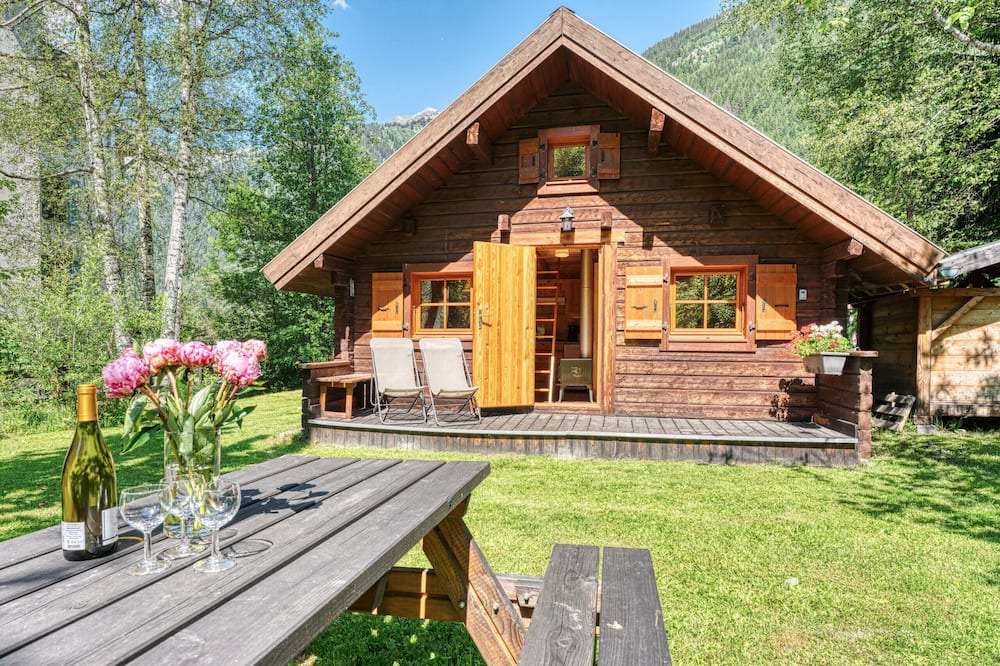 Les Tines Cabin | Mazot Mer de Glace Cosy Cabin