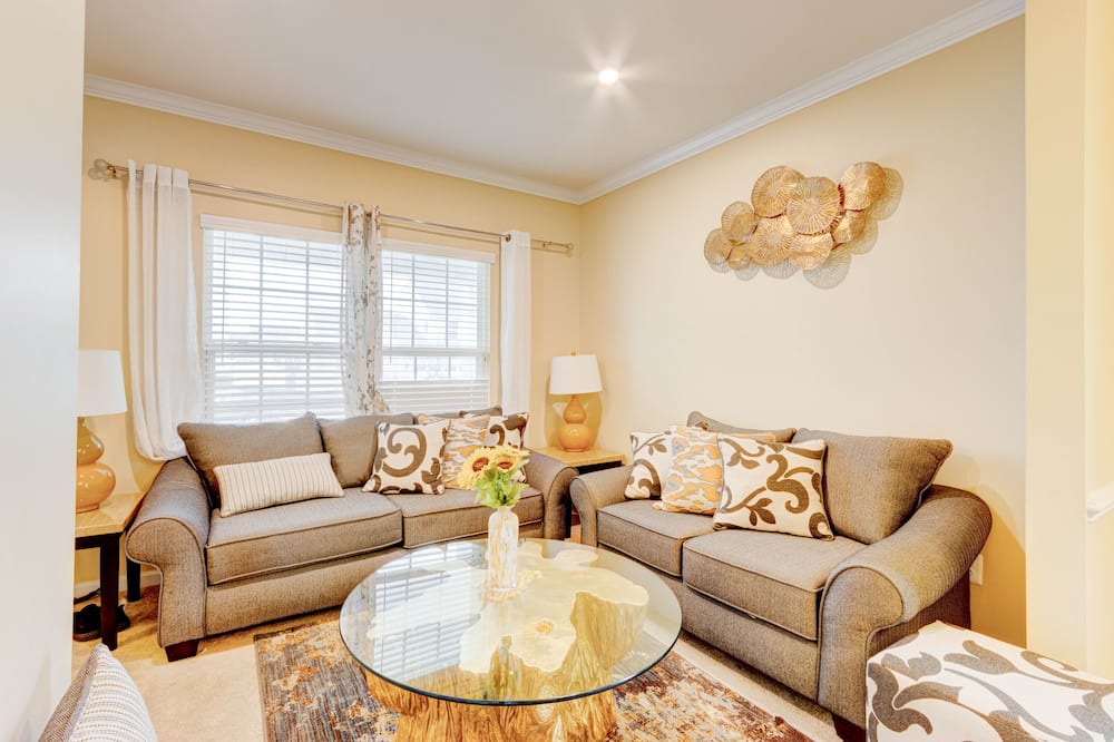 Rossville House | A Spacious Haven for Ultimate Comfort