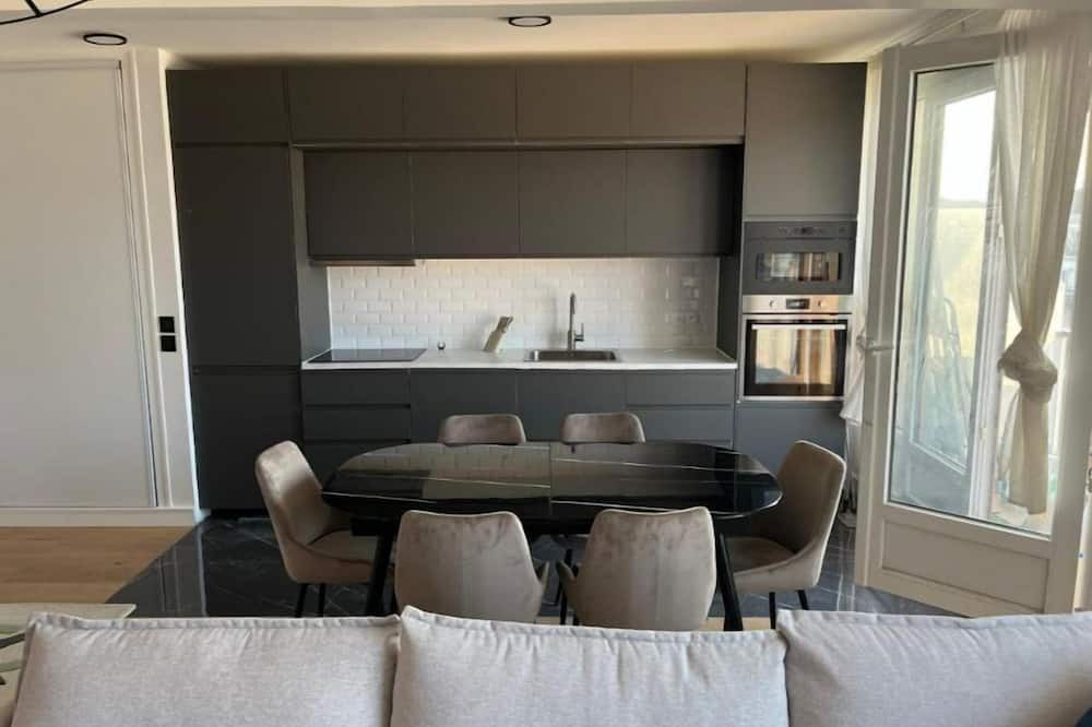 Republique–Point-du-Jour Apartment | Appartement de Haut Standing Pour 4 Personnes