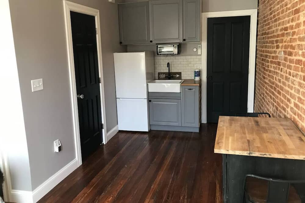 Upper Fells Point Apartment | Butchers Hotel - Port Side Suite- Roof top Skyline