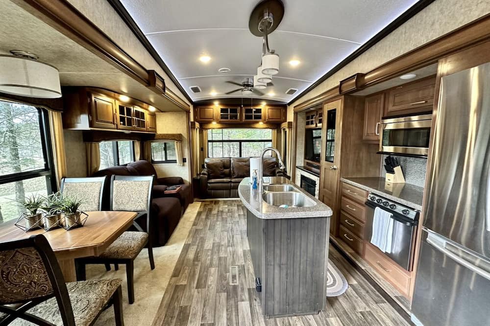 Ringold RV Rental | Cozy getaway with lake view. Pet Friendly/Close to Hochatown