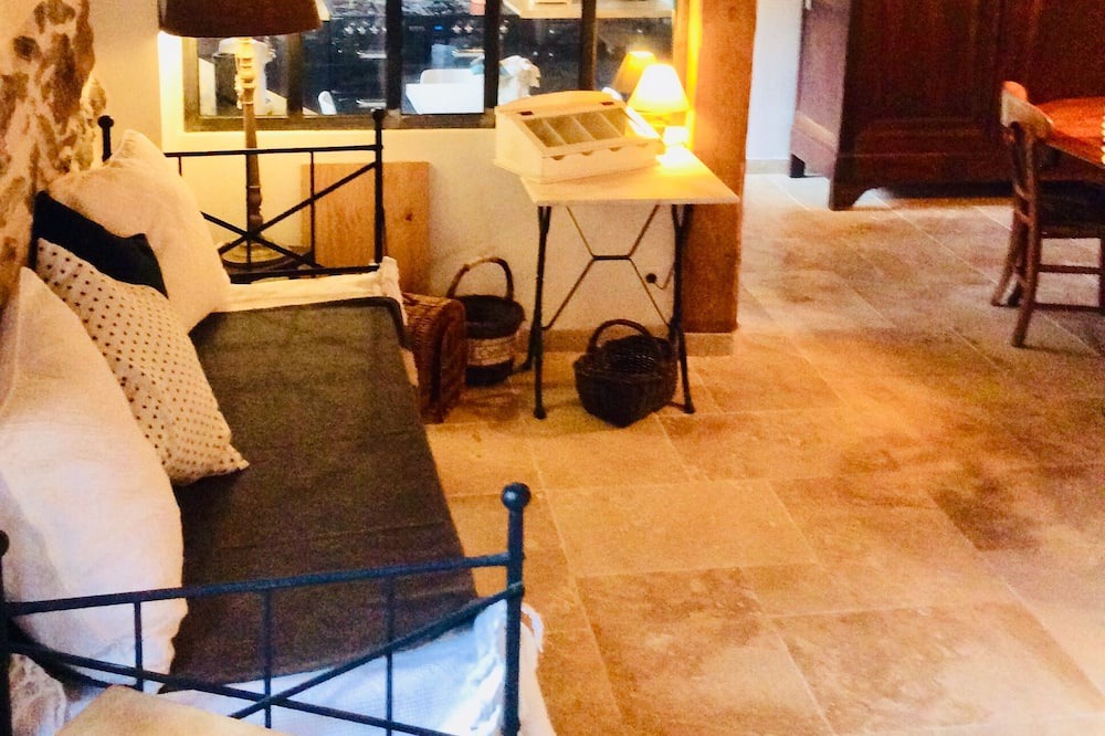 La Tour-Sur-Orb House | LA Remise Grange Entièrement Rénovée Lieu Chaleureux 6 Pers 2 sdb