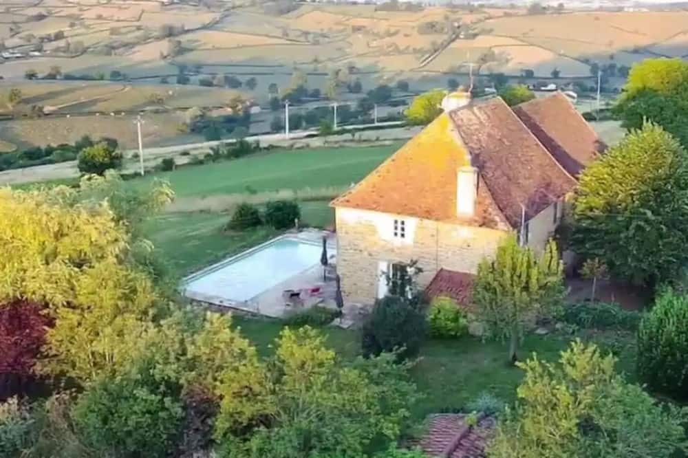 Saint-Julien-de-Civry House | Vrbo Property