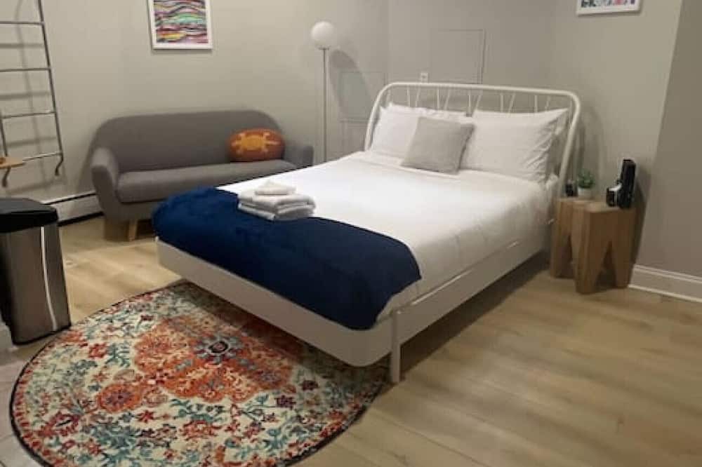 Prudential - St. Botolph Apartment | Petit Garden Level Micro Studio