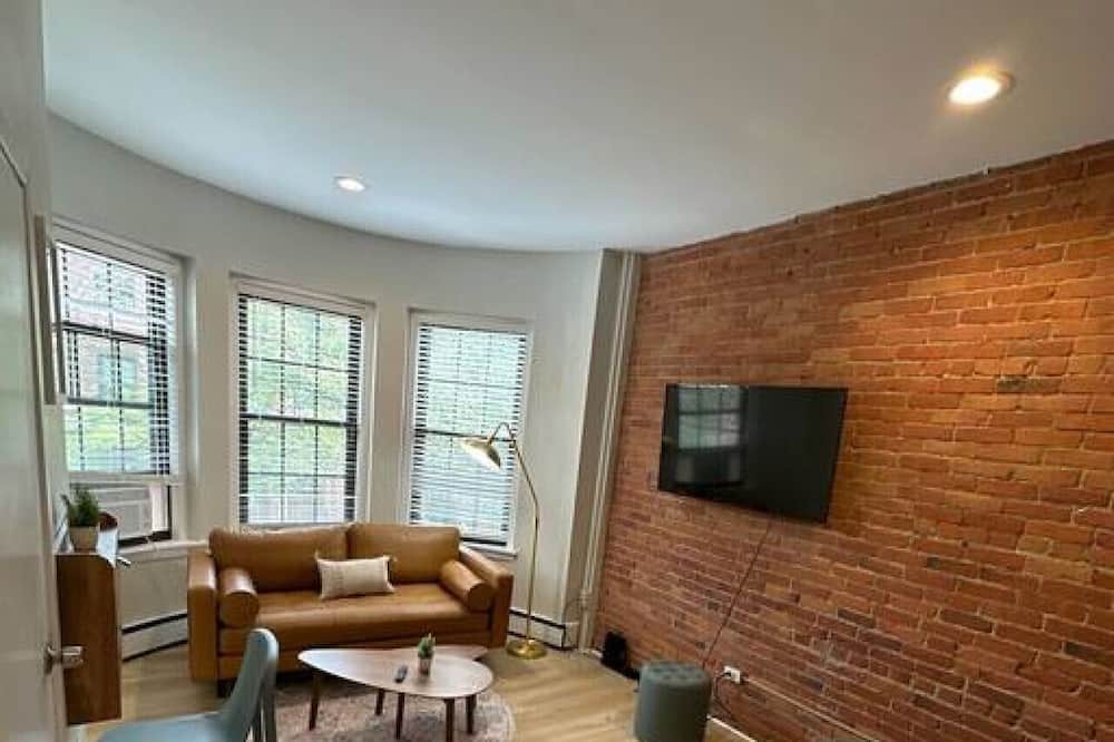 Prudential - St. Botolph Apartment | Peaceful Back Bay Studio