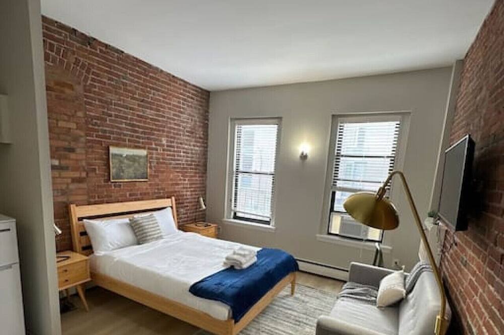Prudential - St. Botolph Apartment | Artisan Brick South End Loft