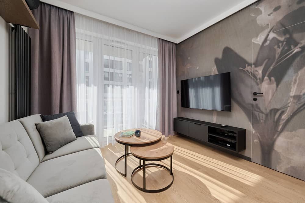Fabryczna Apartment | Exclusive Apartment with Private Parking Space & Air-Conditioning | Wroclaw
