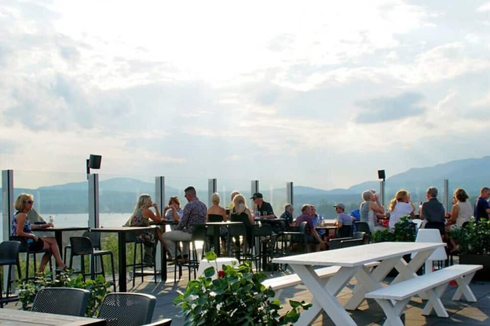 Magog House | The Oasis - Access to the lake