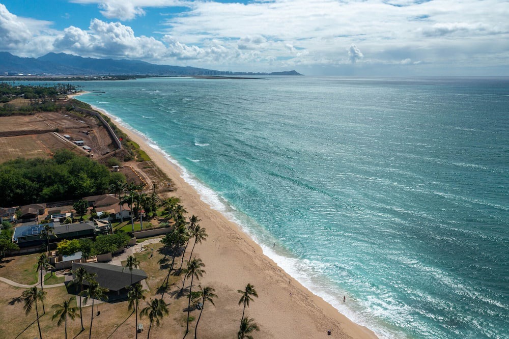 Ewa House | Ewa Beachfront Cottage: Beachfront w/Yard & Oceanviews - Your Nostalgic Aloha!
