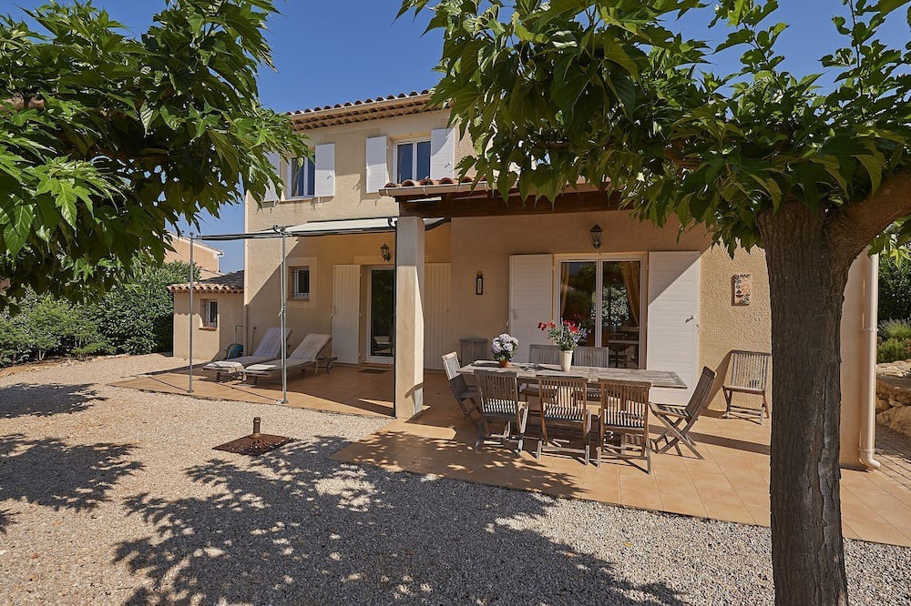 Nans-les-Pins Villa | Villa with dishwasher, in green surroundings