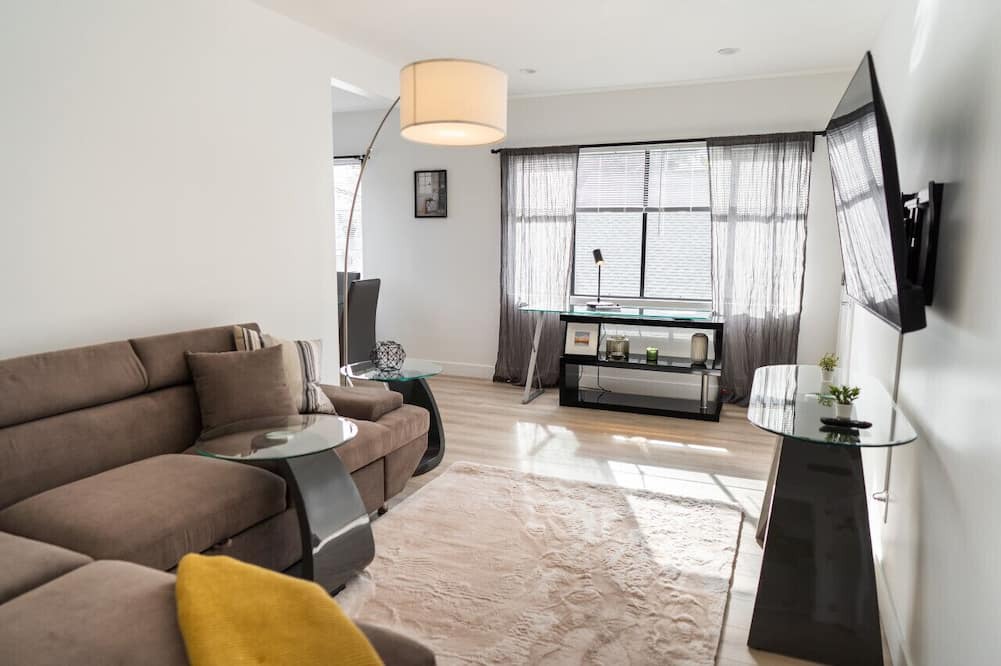 NoHo Arts District Apartment | COZY URBAN RETREAT: NEWLY REMODELED 1BR NOHO APARTMENT w/FENCED PATIO (p60)