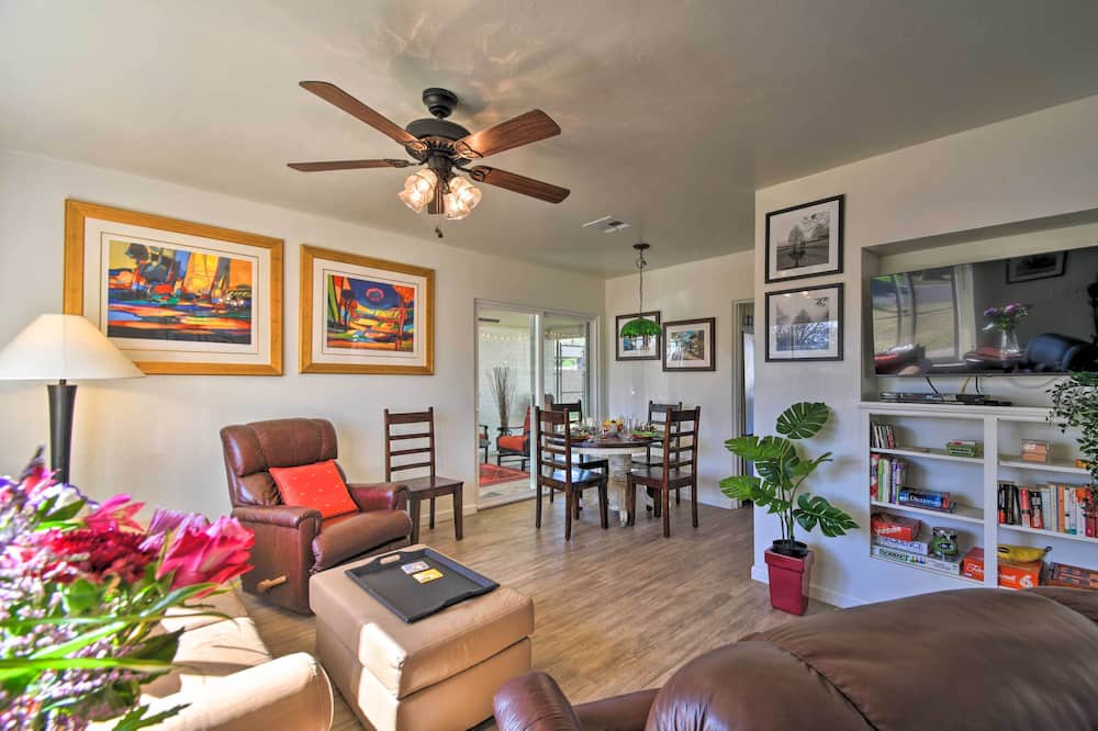 Alhambra House | Pet-Friendly Phoenix Home: Breezeway & Fenced Yard