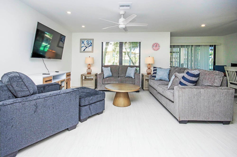 Sanibel House | Blind Pass E103 - over 1500 sq ft ~ 8 person occupancy