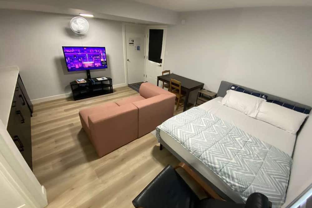 Winnipeg House | Guest Suite