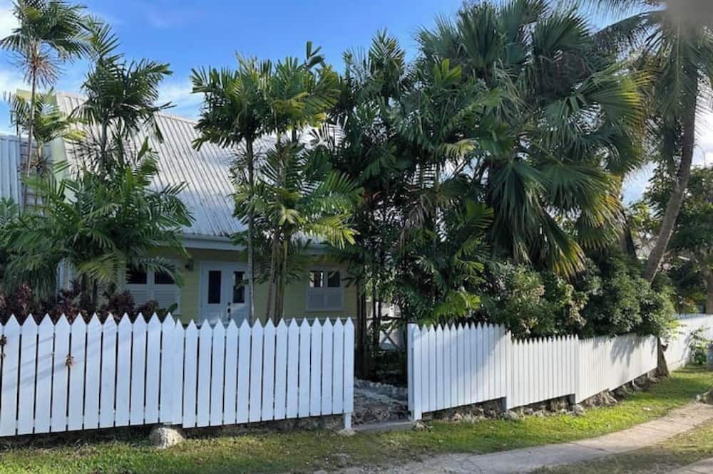 Paynes Bay Cottage | Lime Cottage 2BR Chattel Villa