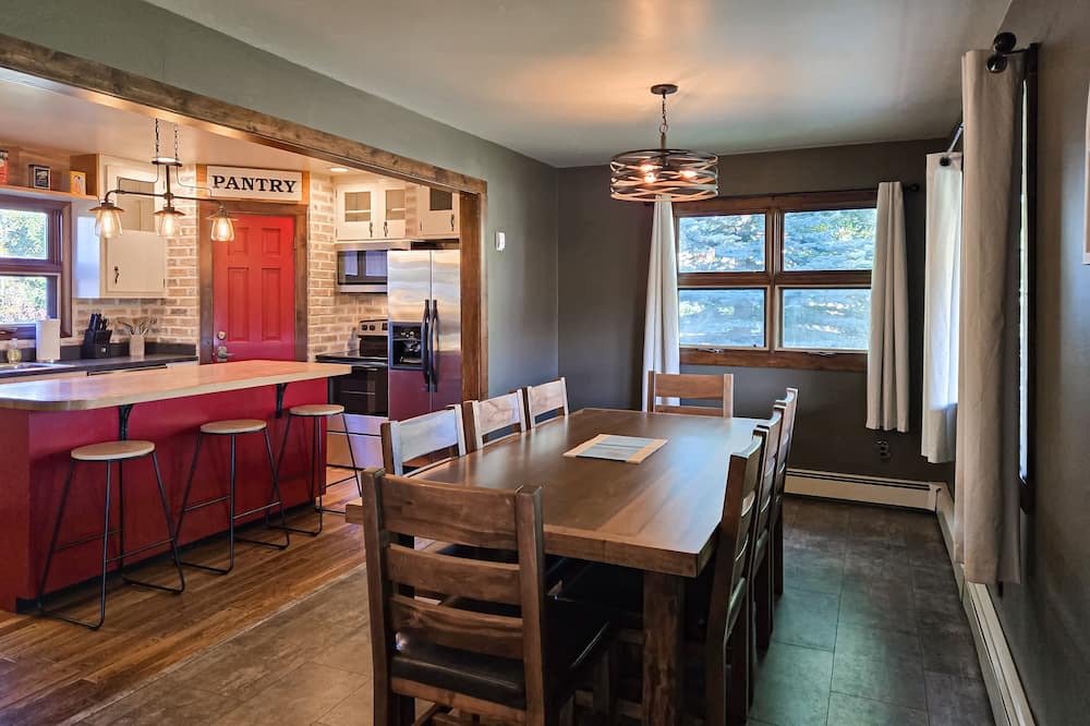 Del Norte House | Mountain View Home w/ jetted tub, fire pit, air hockey, foosball near Wolf Creek
