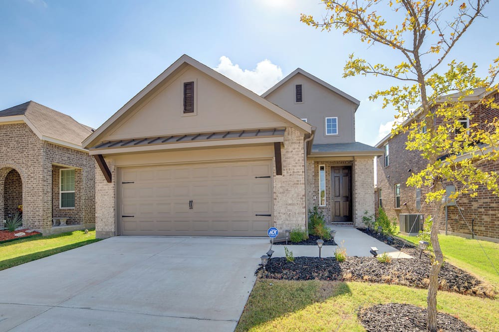 Forney House | Yard & Office: Spacious Family Home in Forney