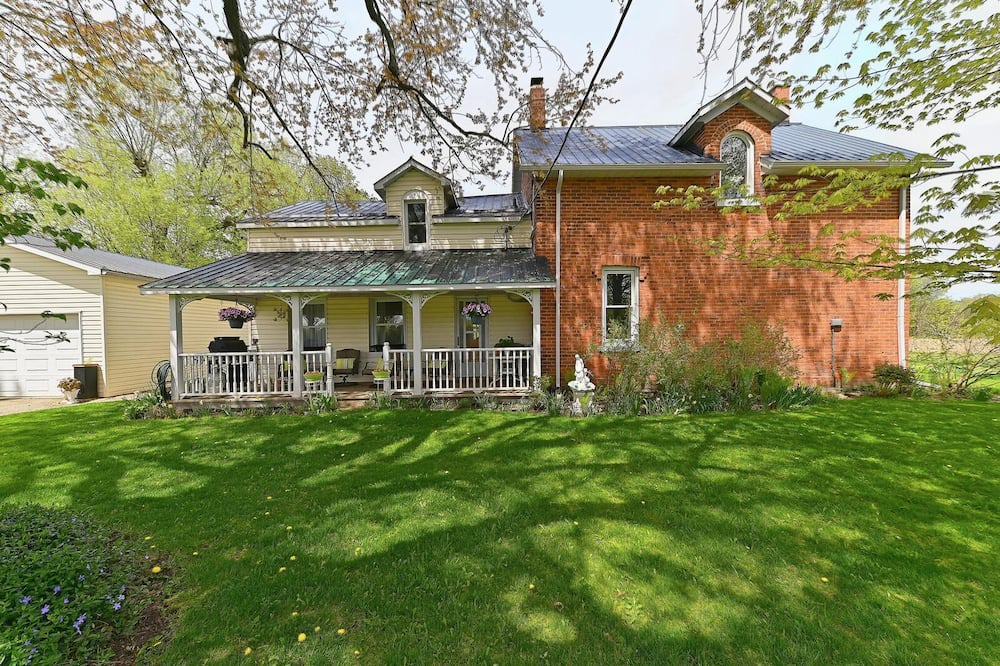 Clearview Other | Victorian Style Farmhouse in the Quiet Countryside