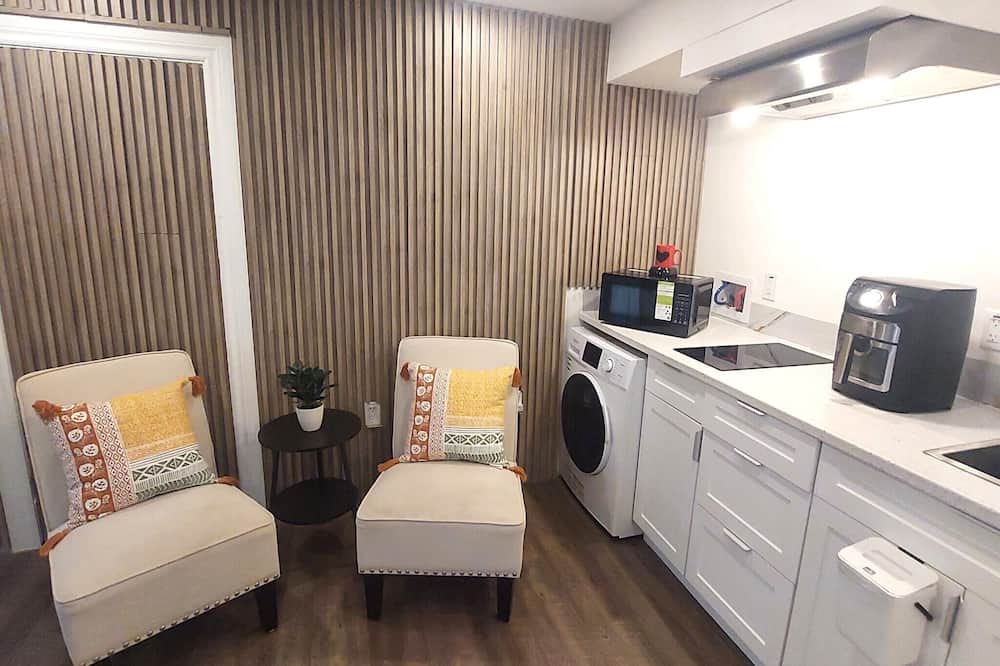 Guelph Apartment | Modern,1BR Guesthouse Studio