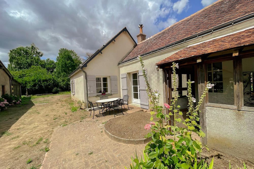 Poce-sur-Cisse Cottage | Cozy cottage with enclosed garden in Pocé-sur-Cisse