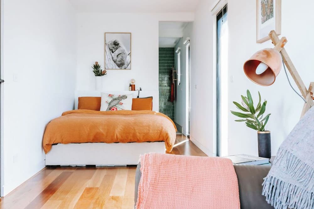 Korumburra Apartment | Cosy container house walking distance to town.