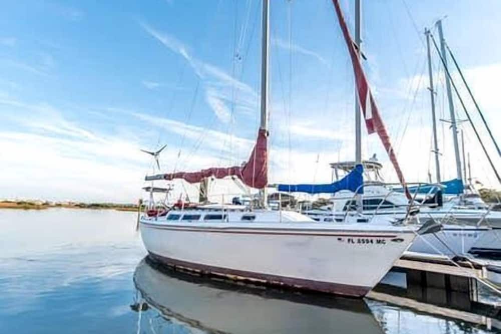 St. Augustine Boat Rental | Picturesque Equipped Boat Rental Incredible for a Relaxing Getaway in Florida
