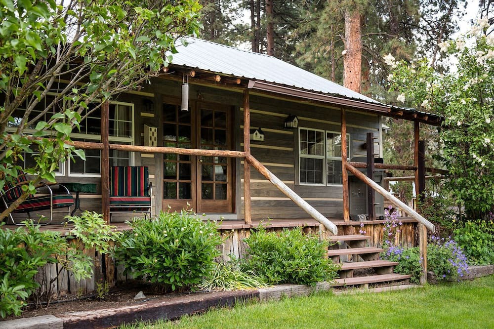 Chiloquin Cabin | Riverfront Cabin Rental for Four near Crater Lake National Forest, Oregon
