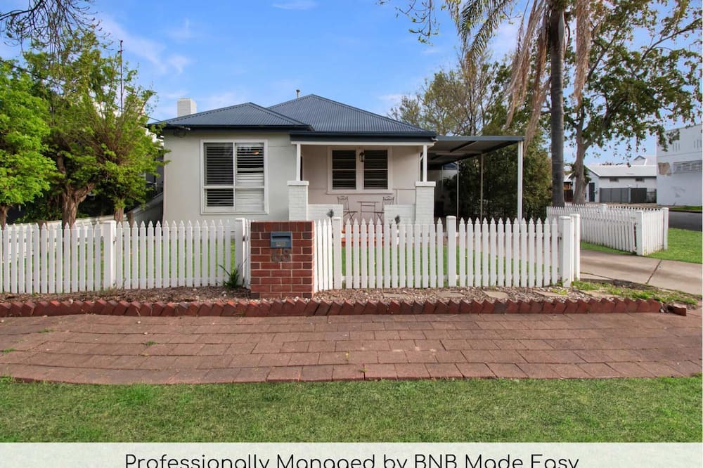 Wagga Wagga House | The Corner Cottage - Quaint & Cosy Charm