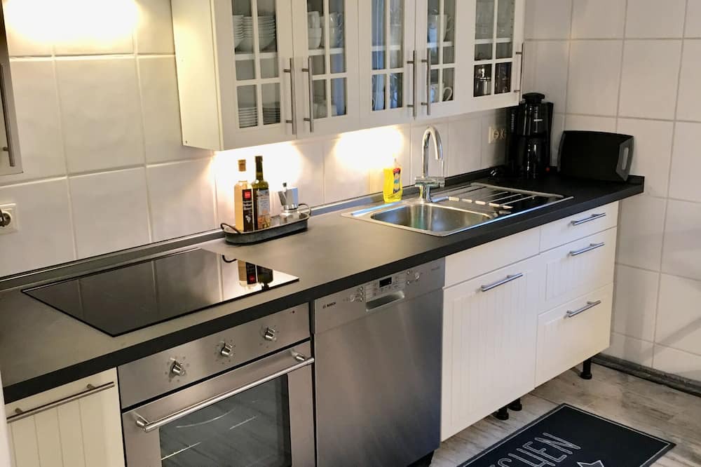 Neuenstein Apartment | Apartment 'Snug' with Wi-Fi
