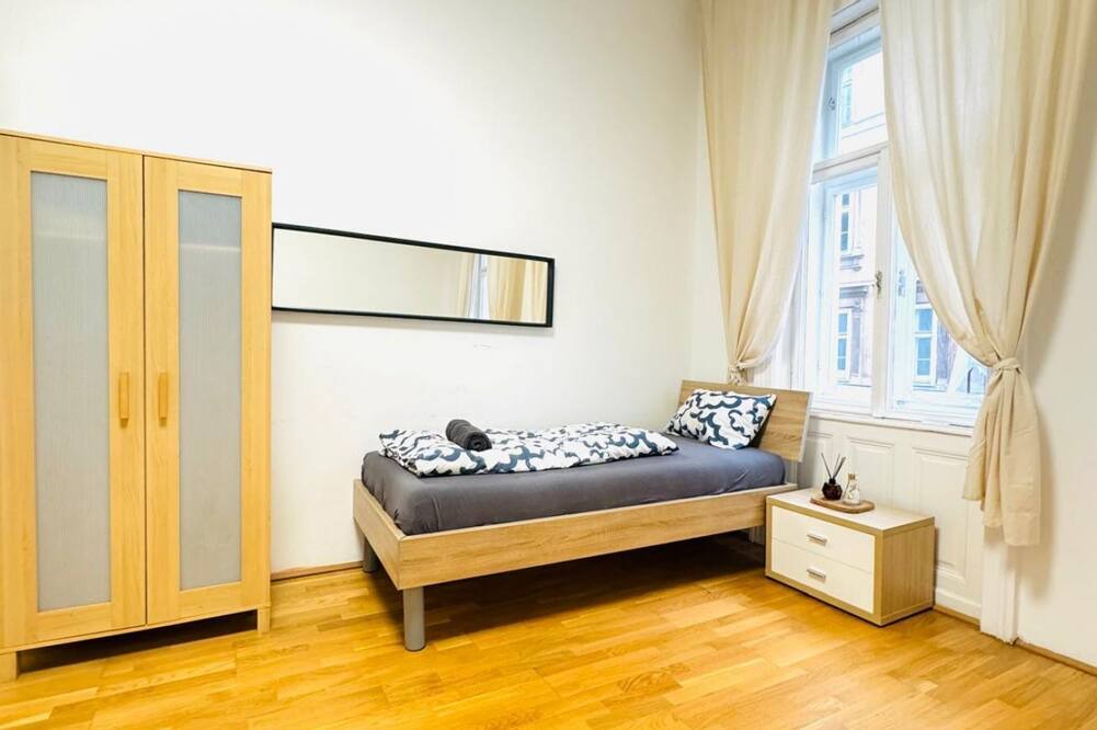 Ottakring Apartment | Affordable Comfort Stay | Walk to Stadthalle