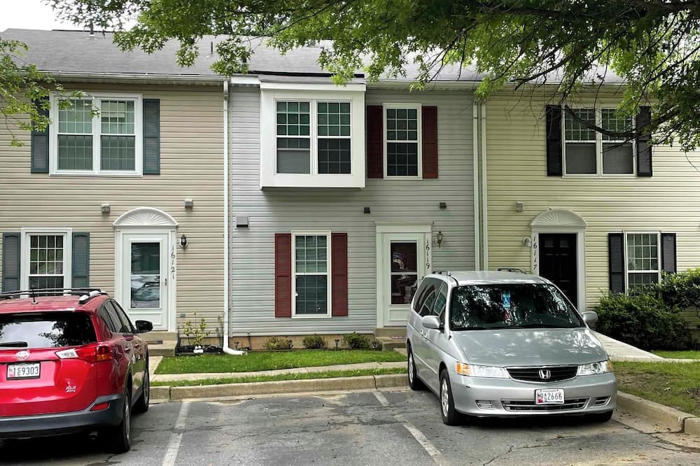 Darnestown House | Charming Town House in Fantastic Gaithersburg