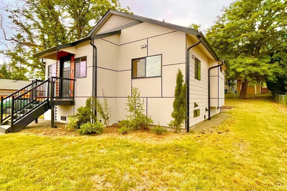 White Center House | Pet-Friendly 4BR Home Near Airport & Seattle DT