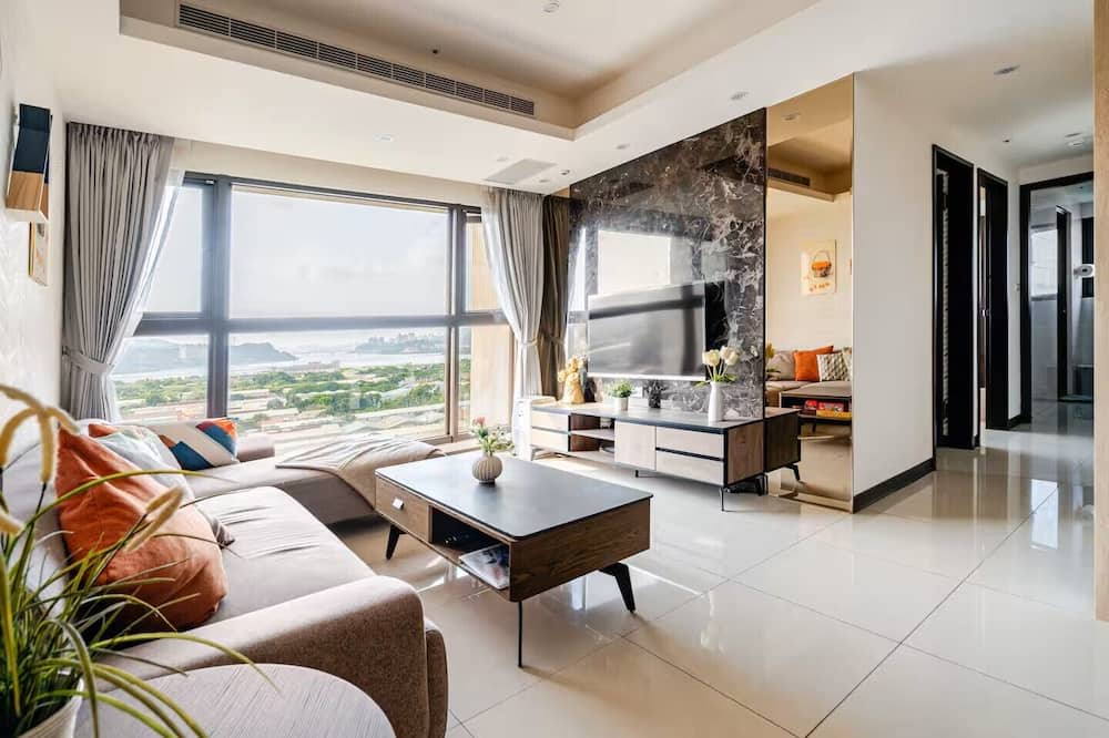 Luzhou Resort | Family-friendly, River View, Steps to MRT, Pool, Gym